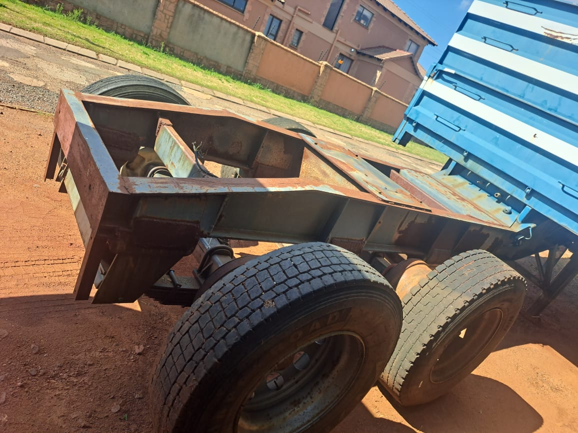 40 ton Tri axle Lowbed
