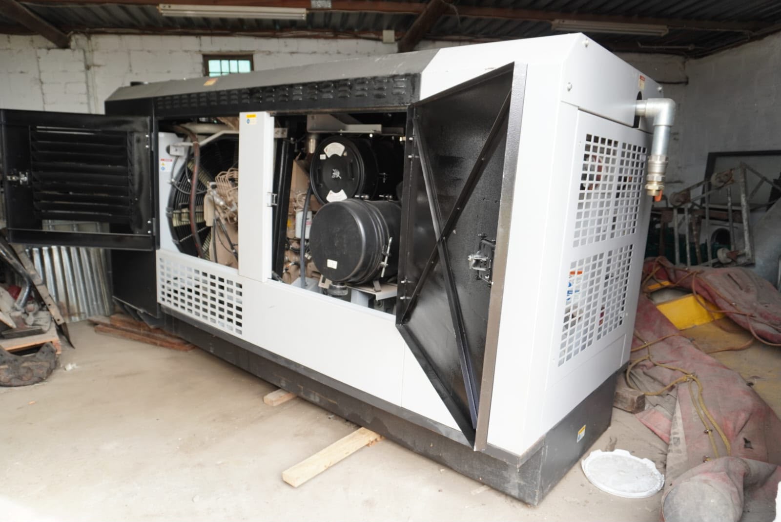 ELGI EQUIPTMENT Compressor
