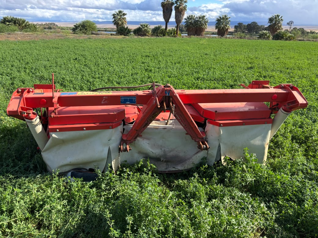8 tol Kuhn mower
