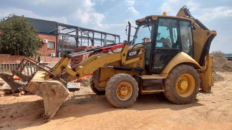 2015 CAT 428F 4X4