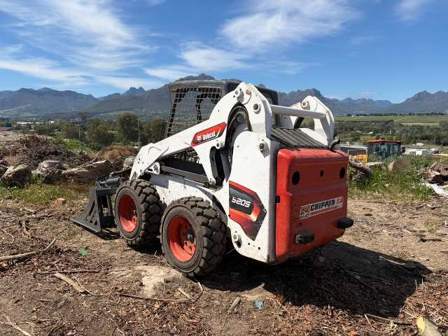 2012 Bobcat S205 skidsteer loader