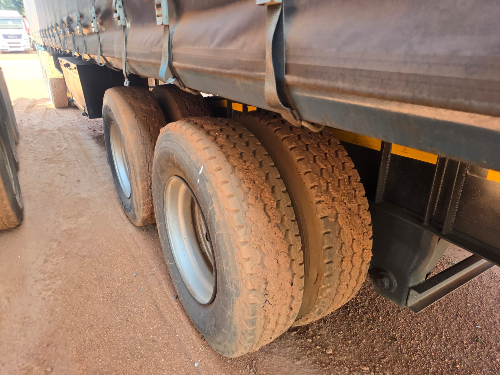 2004 SA Truck Bodies Tautliner Link Trailer