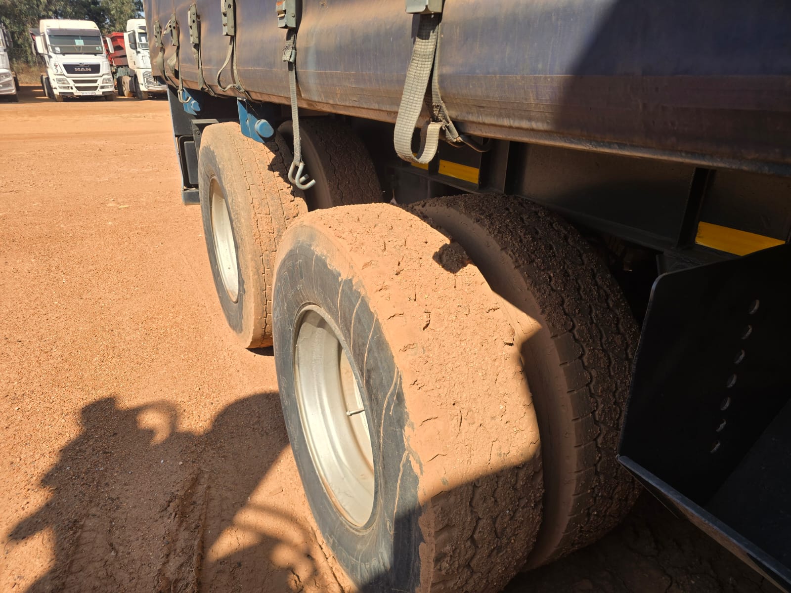 2004 SA Truck Bodies Tautliner Link Trailer