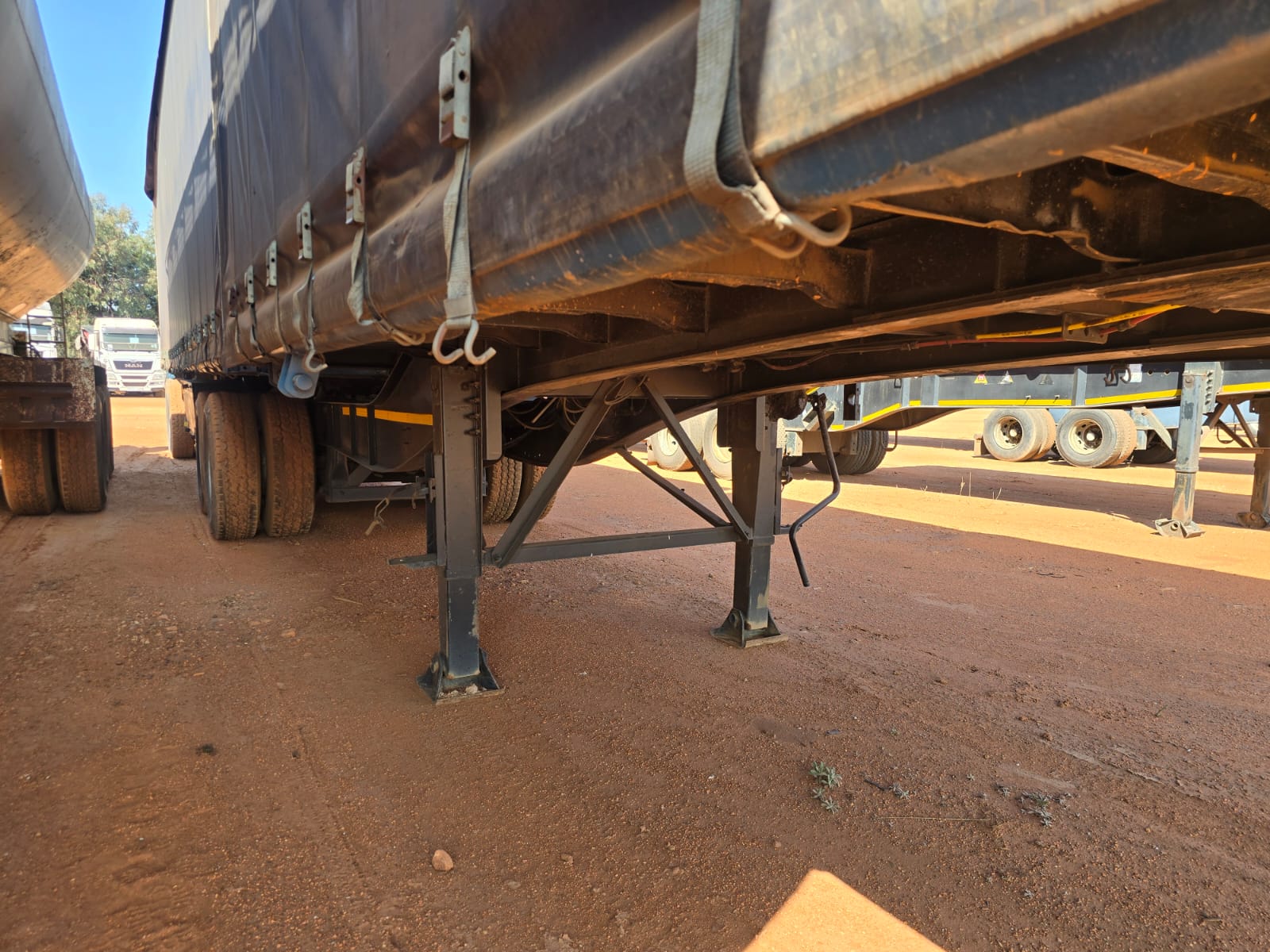 2004 SA Truck Bodies Tautliner Link Trailer