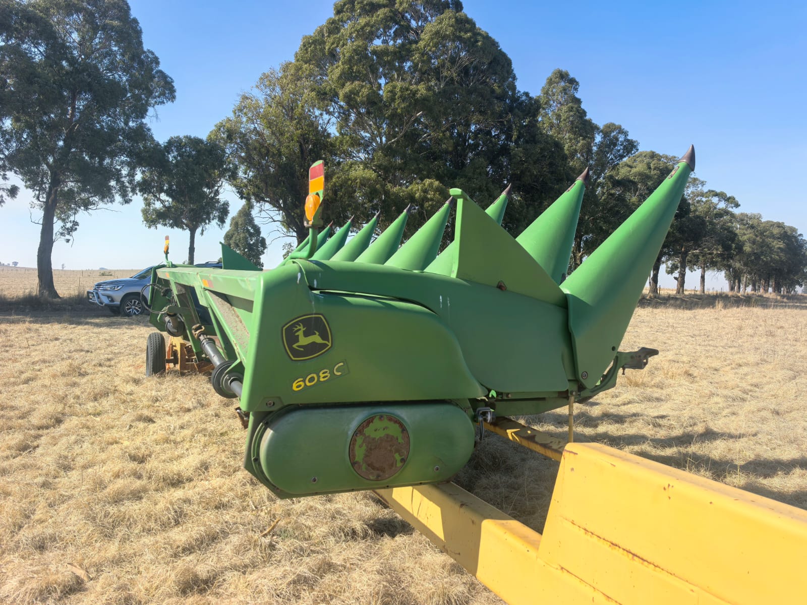 John Deere 608C