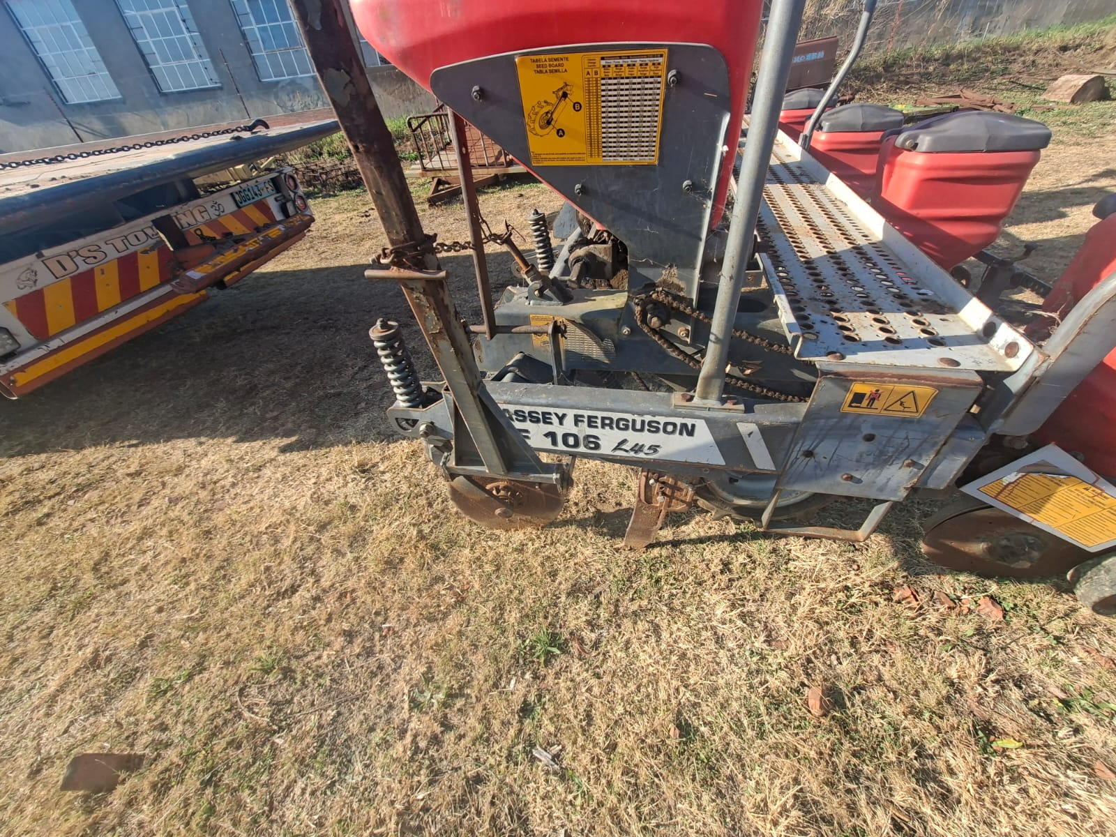 Massey Ferguson 106