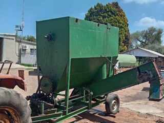 1-ton-voermenger-te-koop-e0e9d225b6