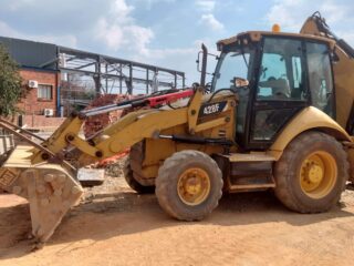 2015-cat-428f-4×4-a1ec5f1a56