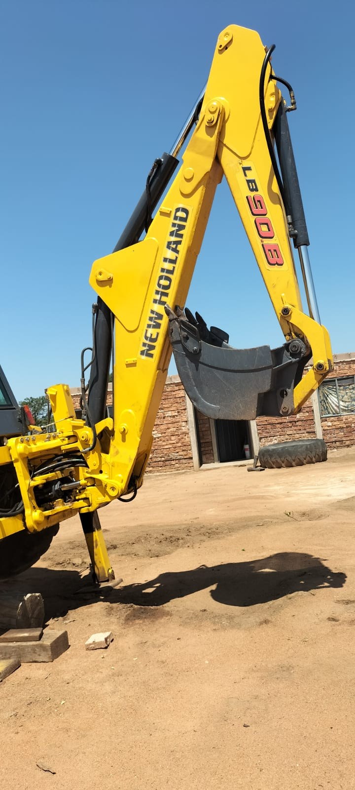 2015 New Holland LB90B