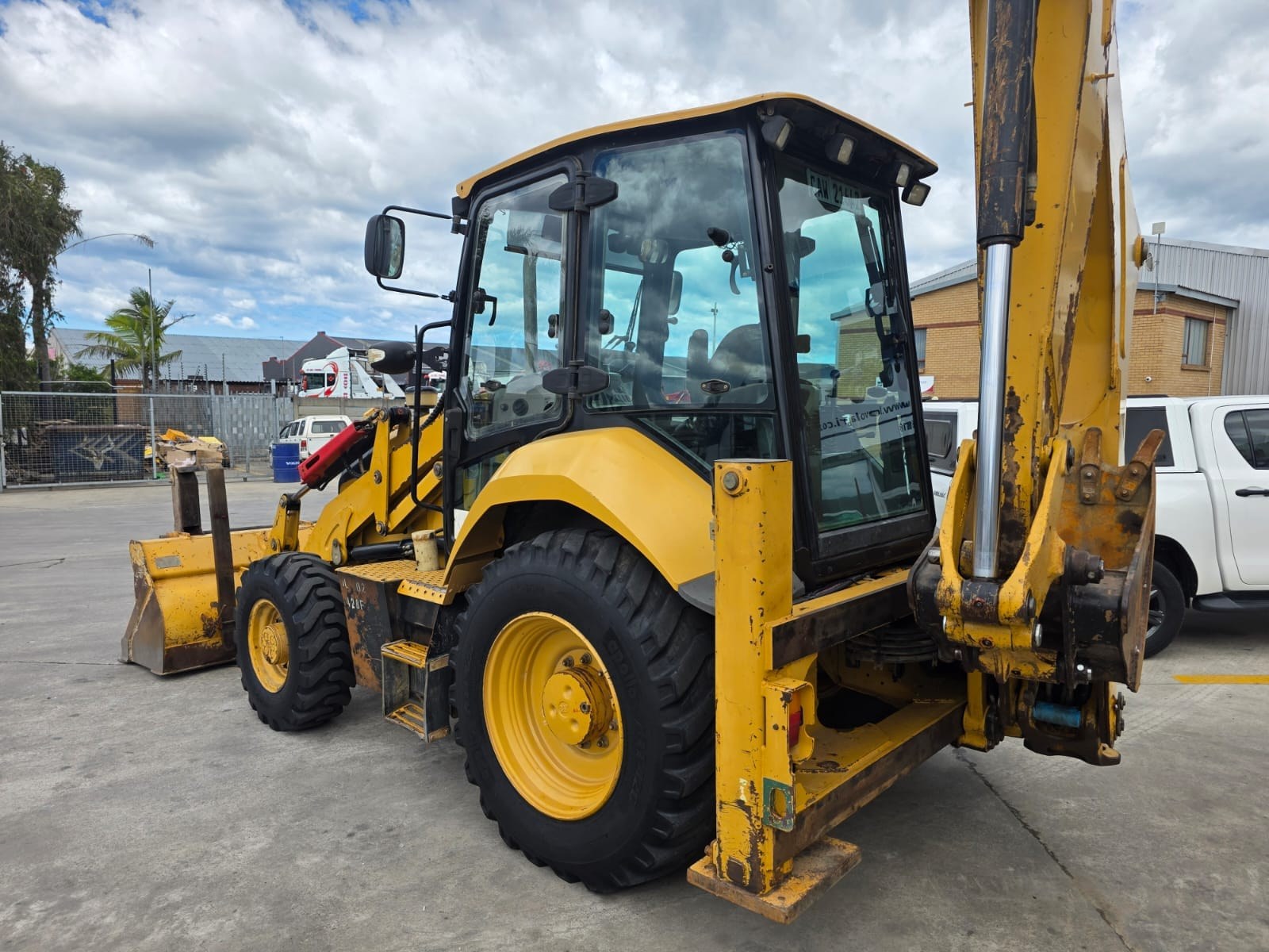 2017 CAT 428F2 TLB
