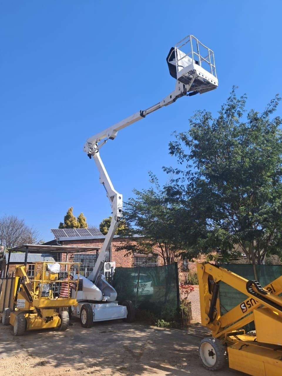 JLG Cherry Picker