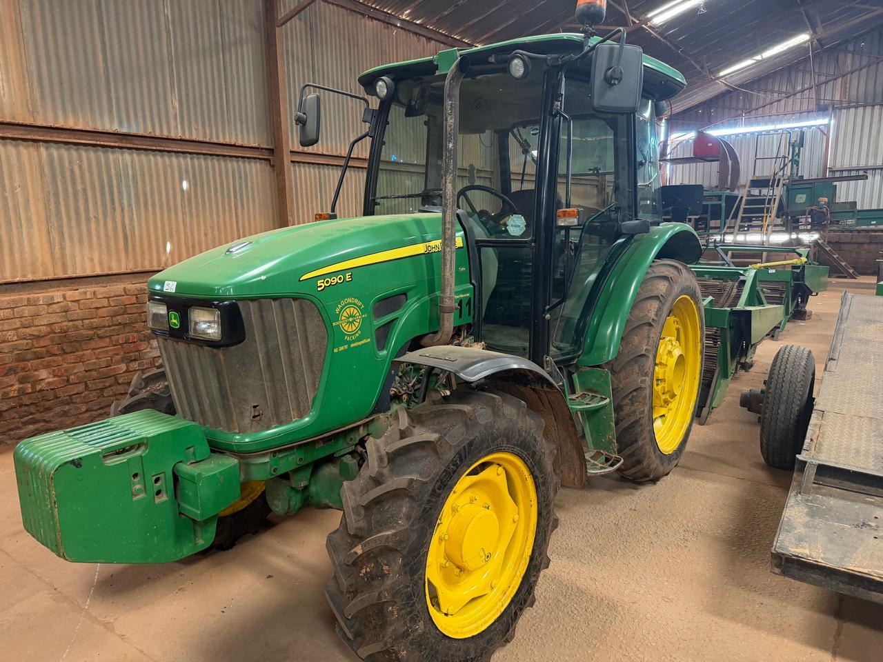 John Deere 5090 E