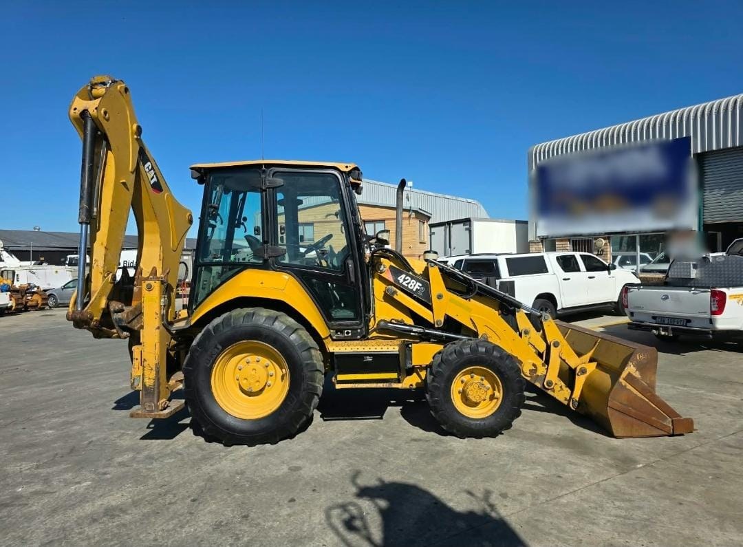2016 CAT 428F²
