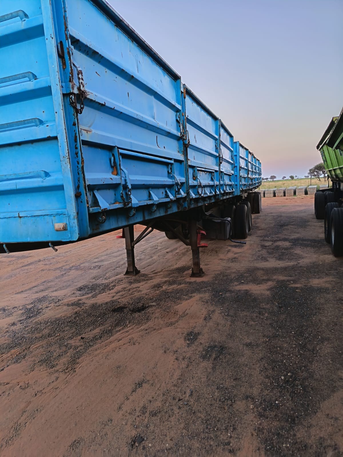 2012 SATB Superlink Grain Dropside Trailer
