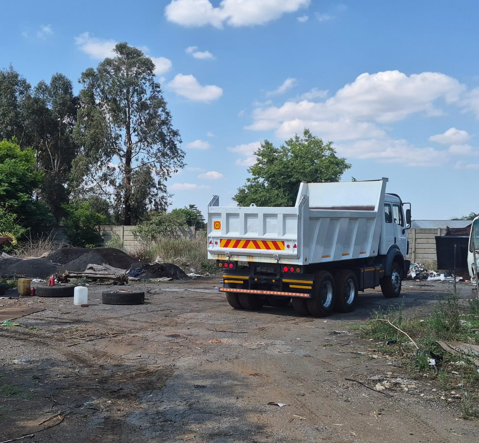 Mercedes benz 10 cube tipper