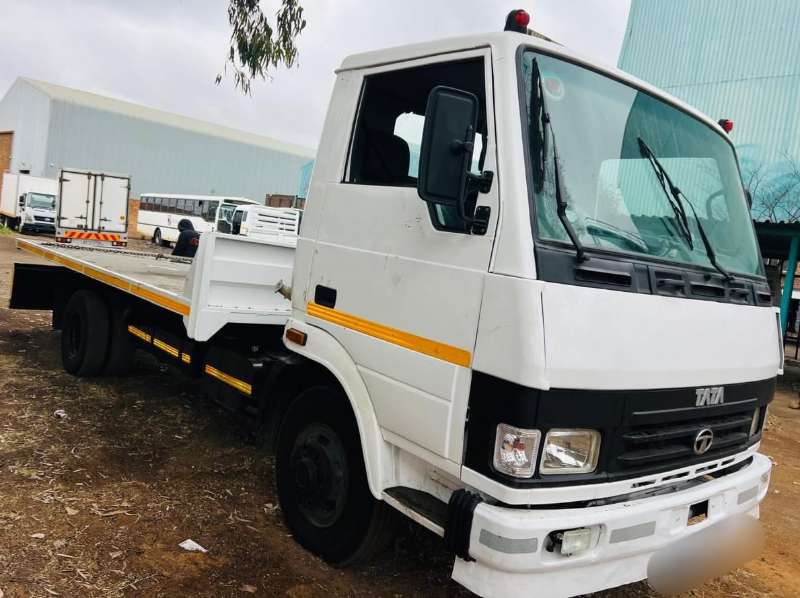 2011 Tata 813