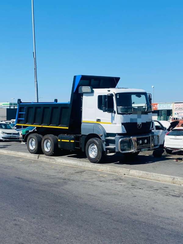 MB 3340 Axor 10 cube Tipper