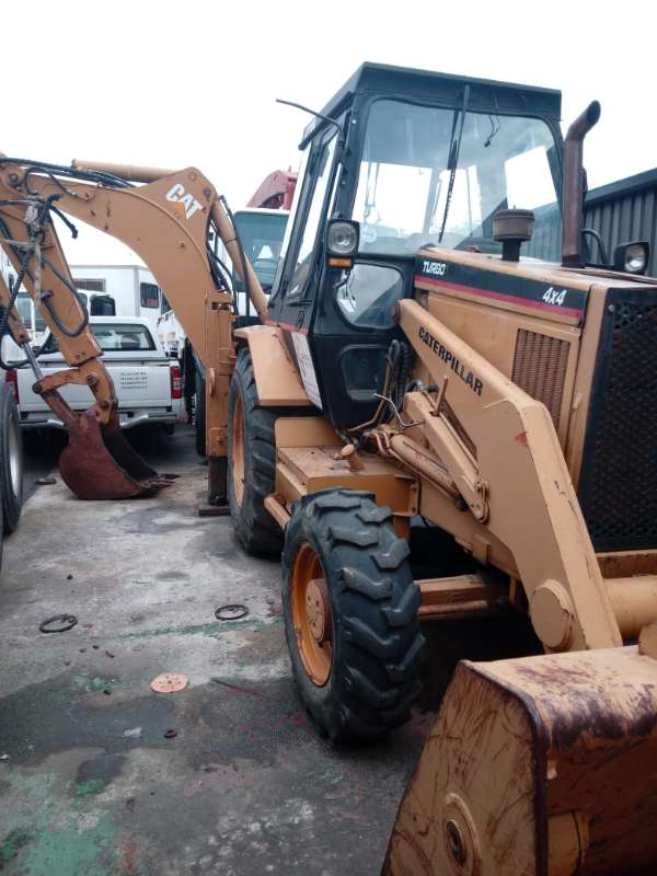 1997 CAT428B 4×4